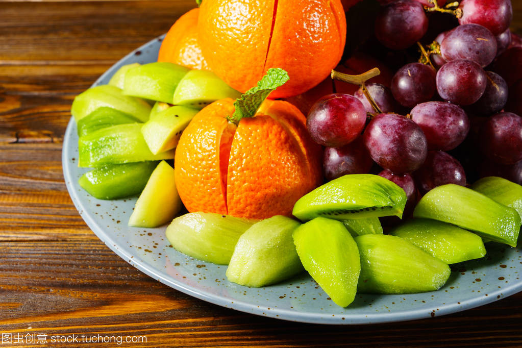 鲜果盛宴 品味生命中的清甜与活力